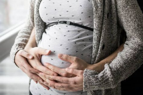 Berapa Kali Normalnya Bayi Menendang Dalam Perut? | YesDok